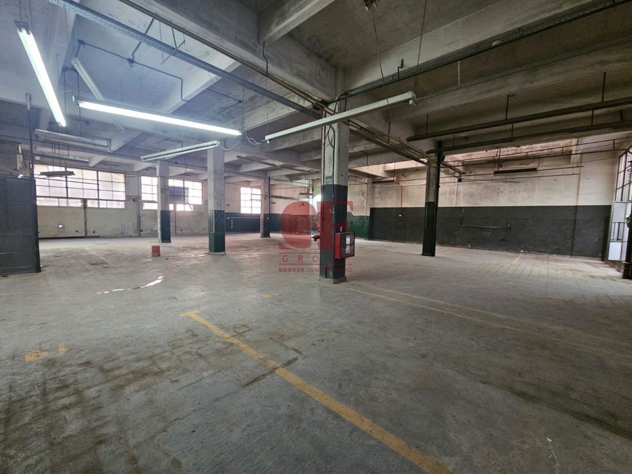 edificioLOCAL IMPORTANTE  en de  LOFTs en pleno ALMAGRO, con techos a 4 metros de altura