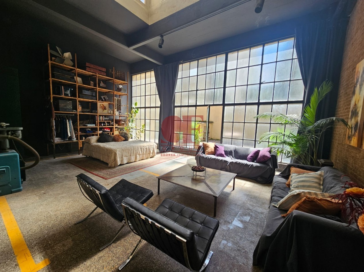 edificioLOCAL IMPORTANTE  en de  LOFTs en pleno ALMAGRO, con techos a 4 metros de altura