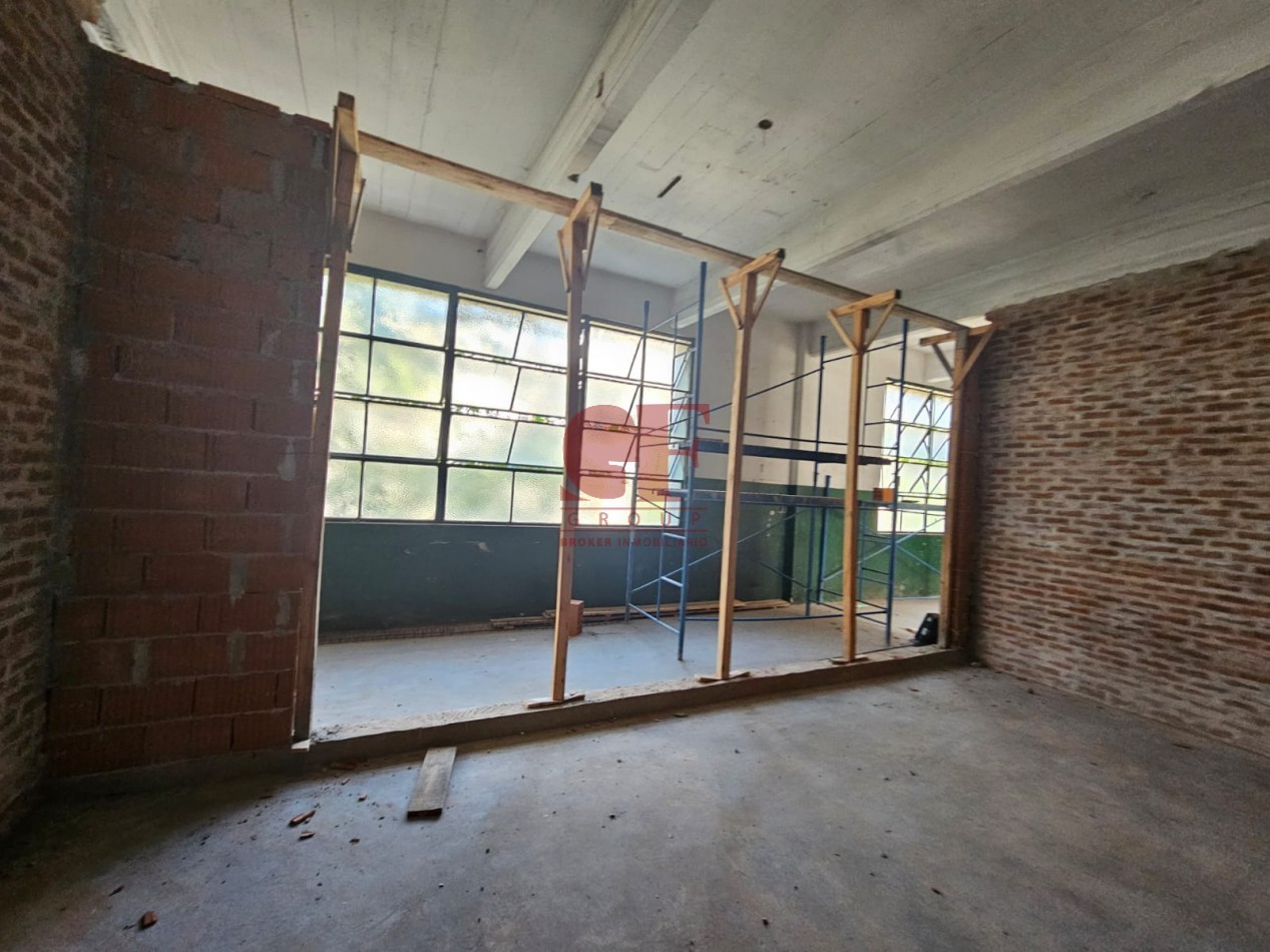 edificioLOCAL IMPORTANTE  en de  LOFTs en pleno ALMAGRO, con techos a 4 metros de altura