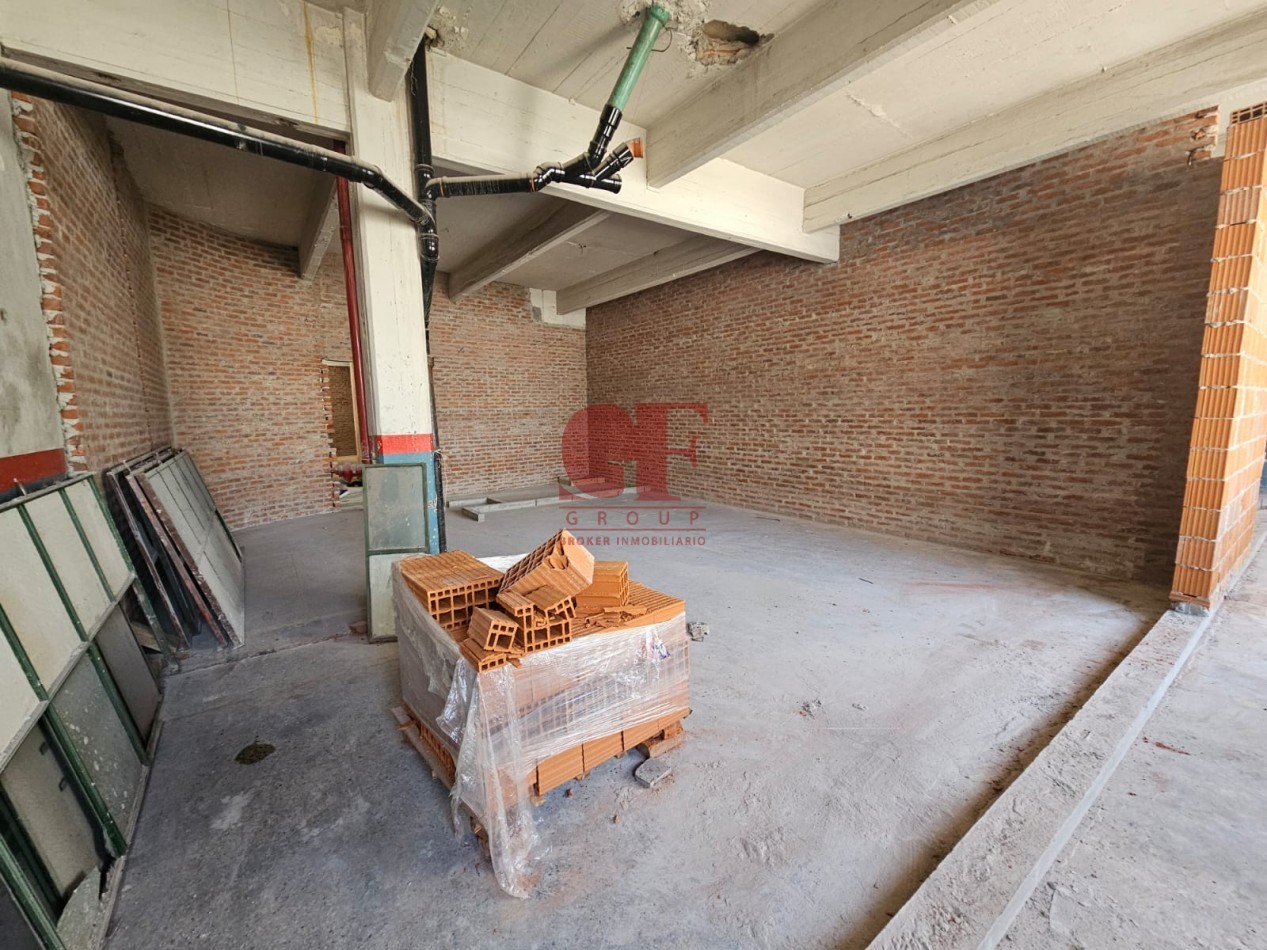 edificioLOCAL IMPORTANTE  en de  LOFTs en pleno ALMAGRO, con techos a 4 metros de altura