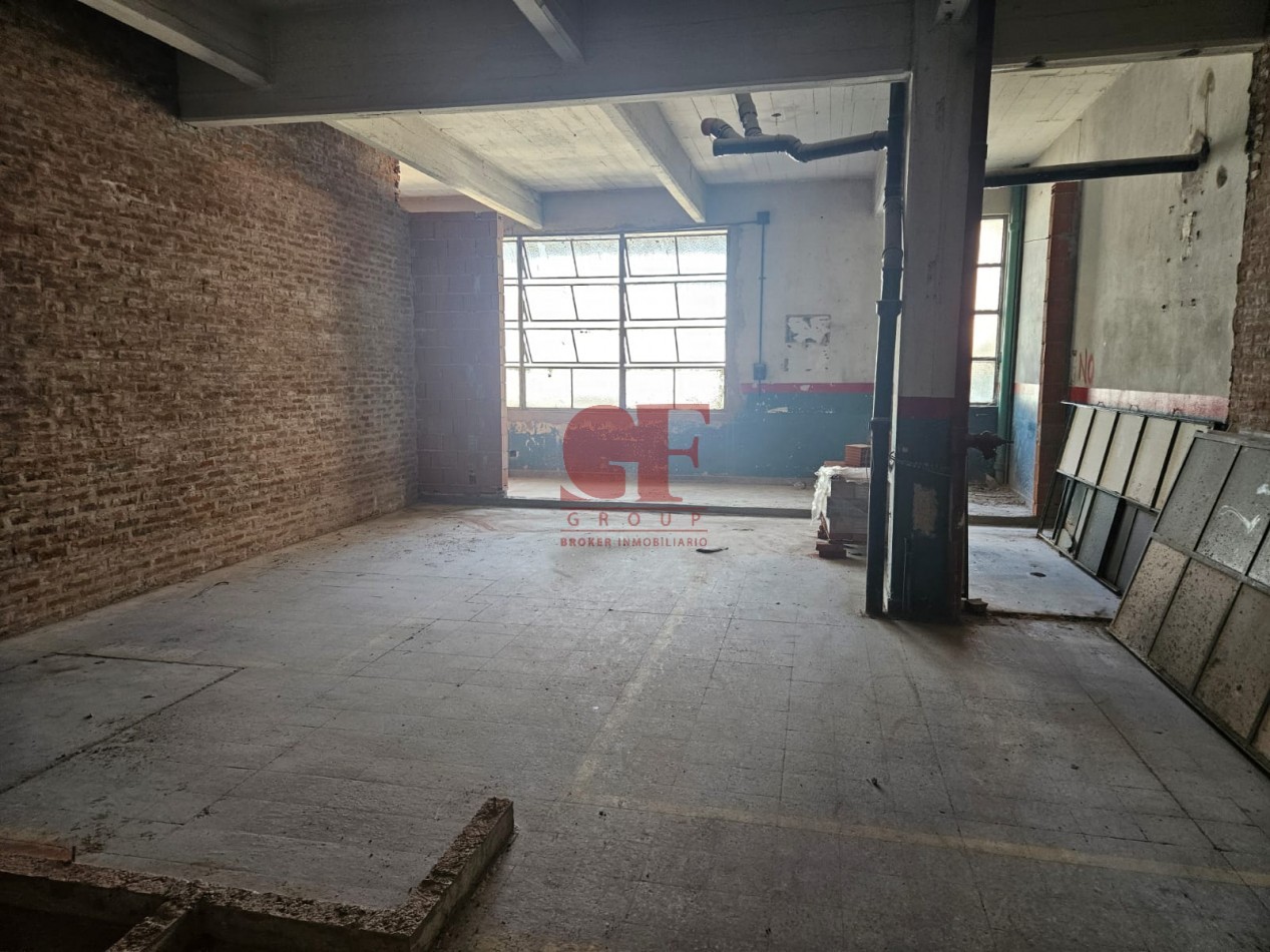 edificioLOCAL IMPORTANTE  en de  LOFTs en pleno ALMAGRO, con techos a 4 metros de altura