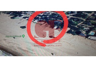 Primera linea sobre el mar y la costa - Terreno de 30 metros de frente