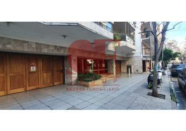 Confortable  semipiso con excelente distribucion y estado impecable!! Amplios balcones