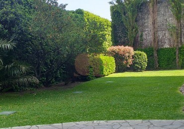 Hermoso 2 Ambientes, Super Luminoso en Torre con Pileta! con renta asegurada